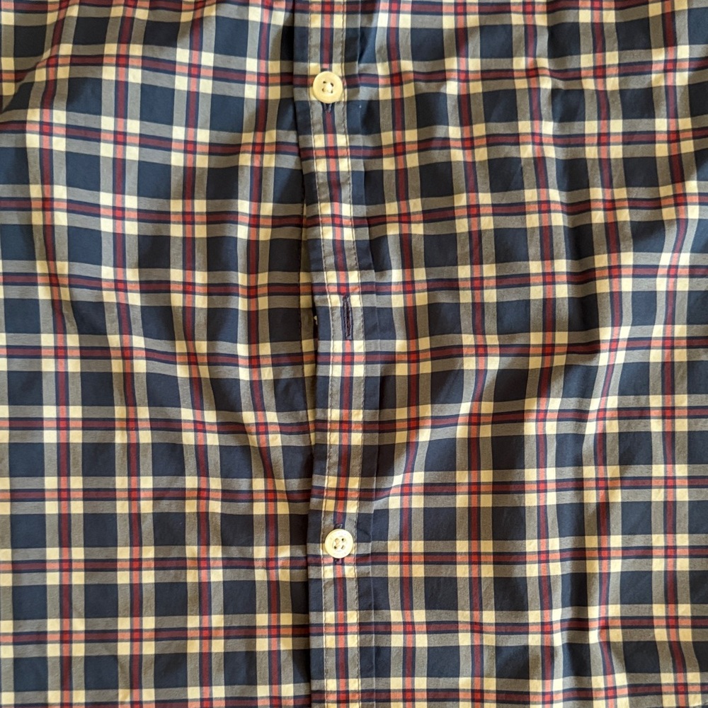 Boy’s Medium Vineyard Vines performance button down Blue and pink Plaid Shirt - Picture 4 of 4